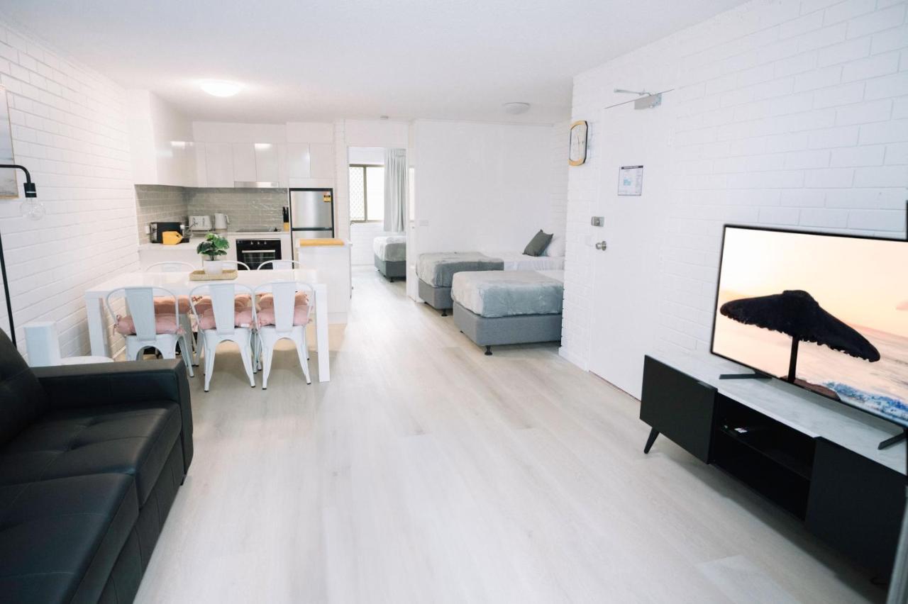 Surfers Paradise- Meters From The Beach! Gold Coast Exterior foto